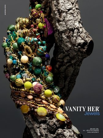 This image was published in the VOGUE Accessory newspaper and will be sent to VANITY HER JEWELS authorized dealers as an exhibition support, as a Showcase Display.\\n\\n07/10/2021 13:55